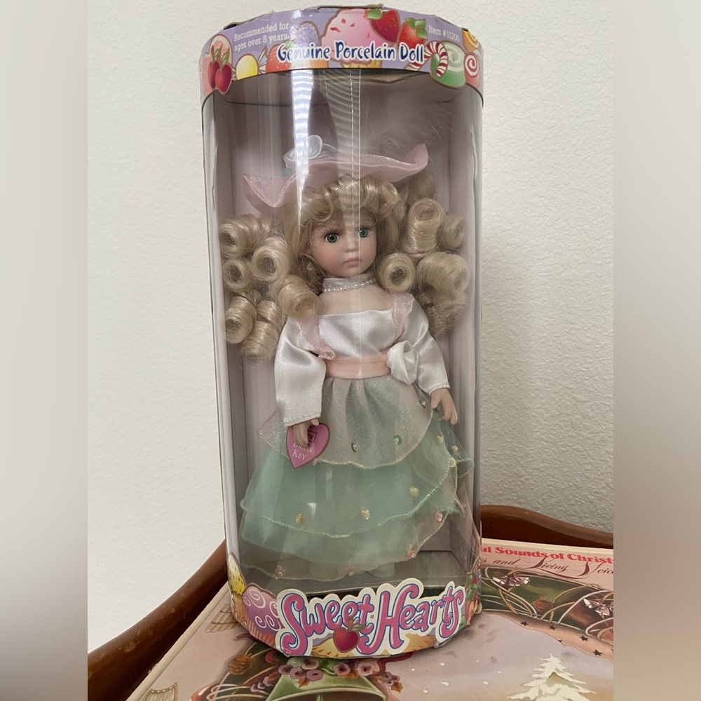 sweet hearts porcelain doll boxed  hand painted vintage